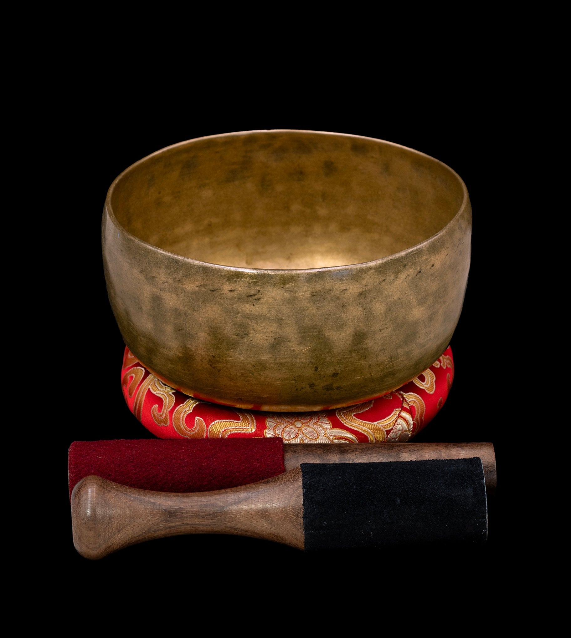 Antique Thadobati Singing Bowl G3 195Hz (NCP) 7" A16290 by Bodhisattva Trading Company - main product image for Resin Society