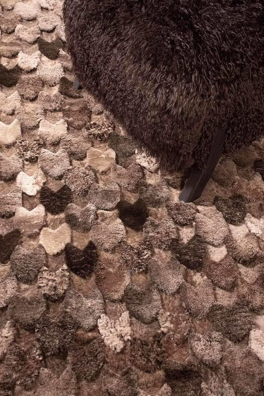 Arrows – Hi-Low Sculpted Shearling Rug by Homelosophy