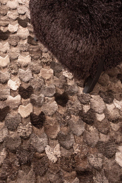 Arrows – Hi-Low Sculpted Shearling Rug by Homelosophy