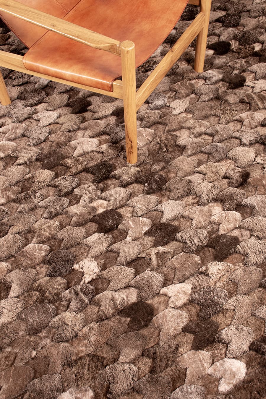 Arrows – Hi-Low Sculpted Shearling Rug by Homelosophy