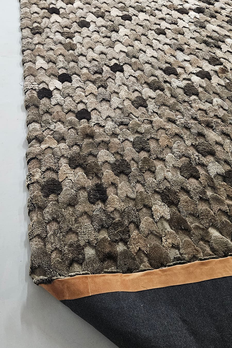 Arrows – Hi-Low Sculpted Shearling Rug by Homelosophy