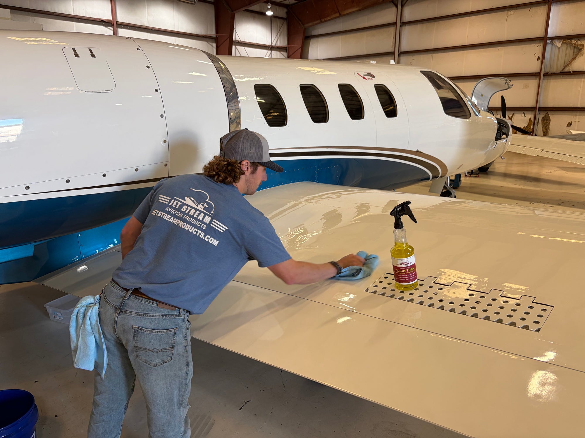 Quick Turn Exterior Aircraft Spray and Wipe Quick Detailer