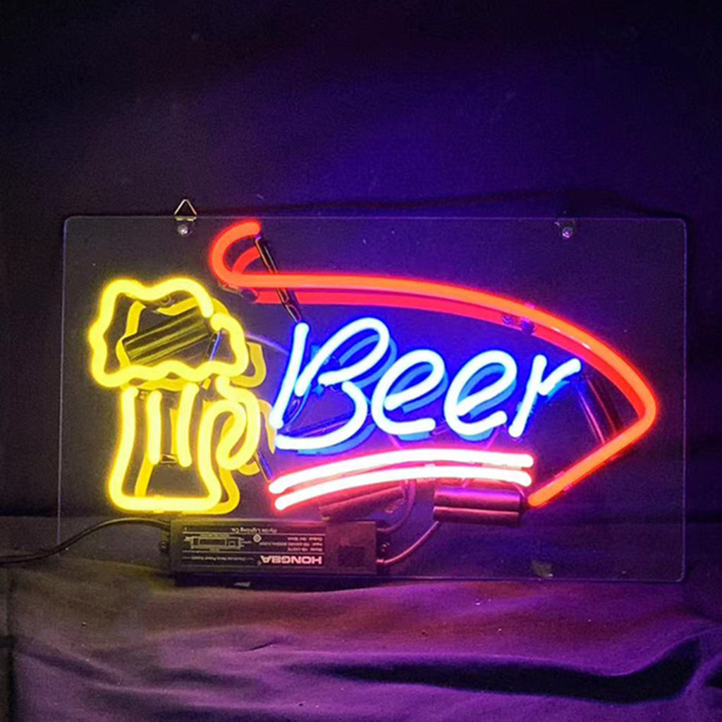 Illuminated neon sign depicting two beer mugs with frothy tops on a metal grid backing