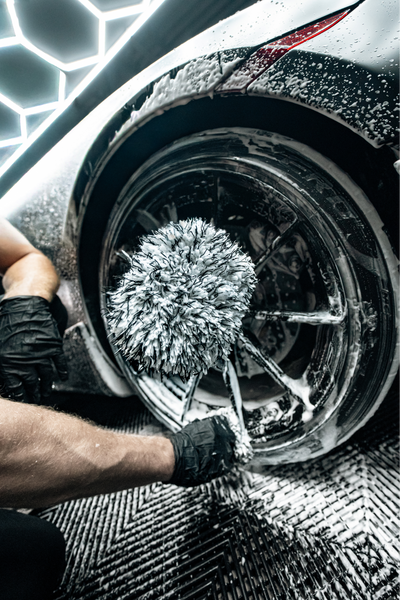 BLACKLINE® MICROFIBER WHEEL MITT by Blackline Car Care - product image 3 for Resin Society