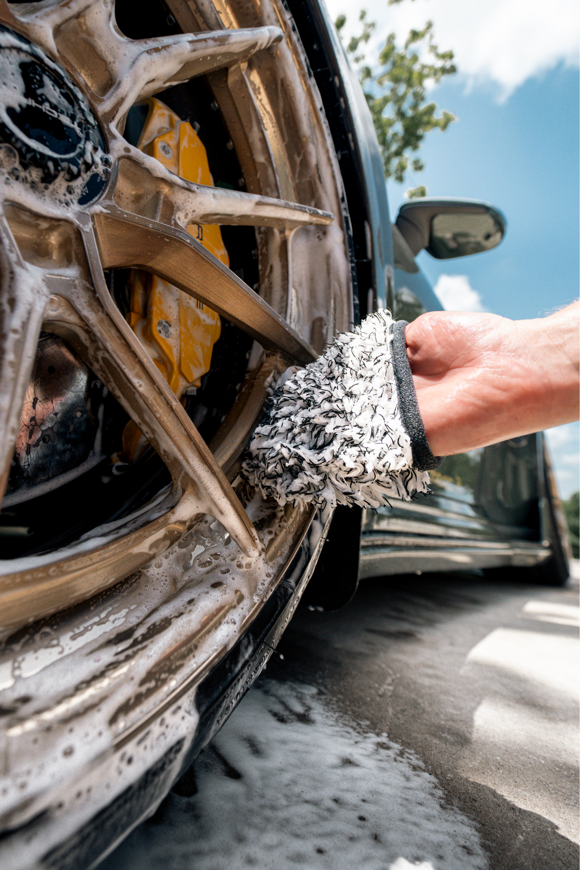 BLACKLINE® MICROFIBER WHEEL MITT by Blackline Car Care - product image 5 for Resin Society