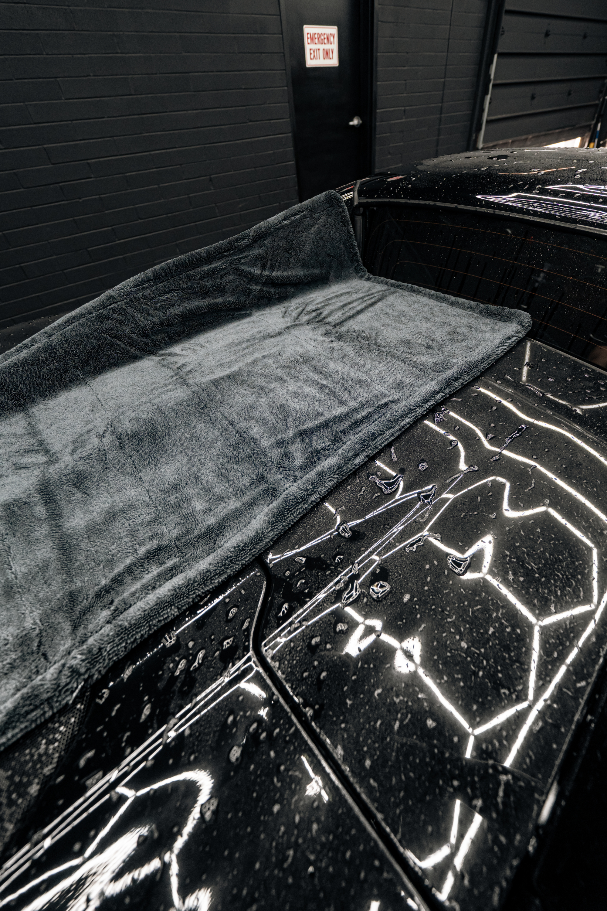 BLACKLINE® TWISTED-LOOP DRYING TOWEL by Blackline Car Care - product image 7 for Resin Society