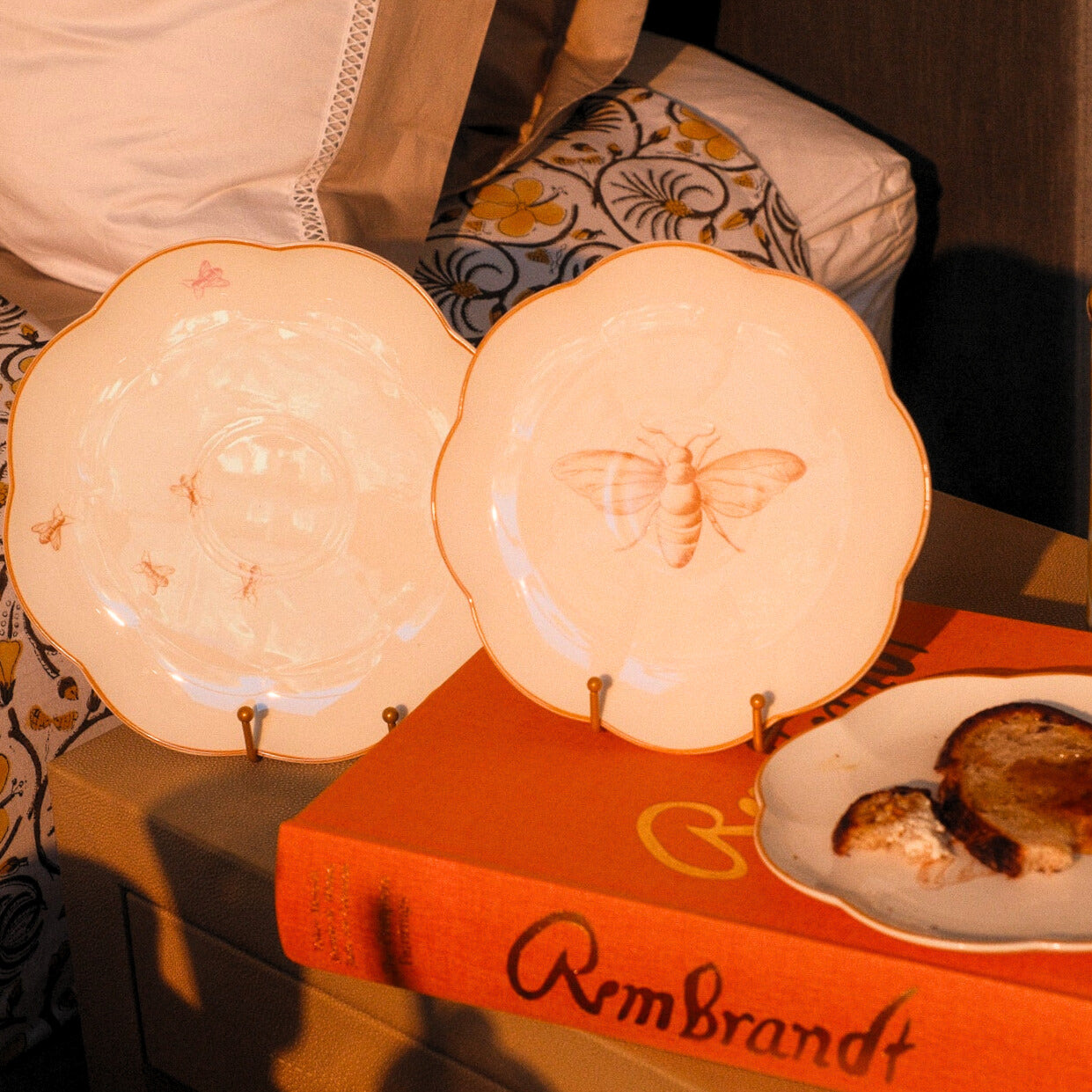 Bumble Voyage Scalloped Dinner Plate - Case of 12 Plates by Ro'Table - product image 13 for Resin Society