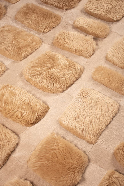 Cobblestone – Custom Sheepskin & Shearling Rug by Homelosophy