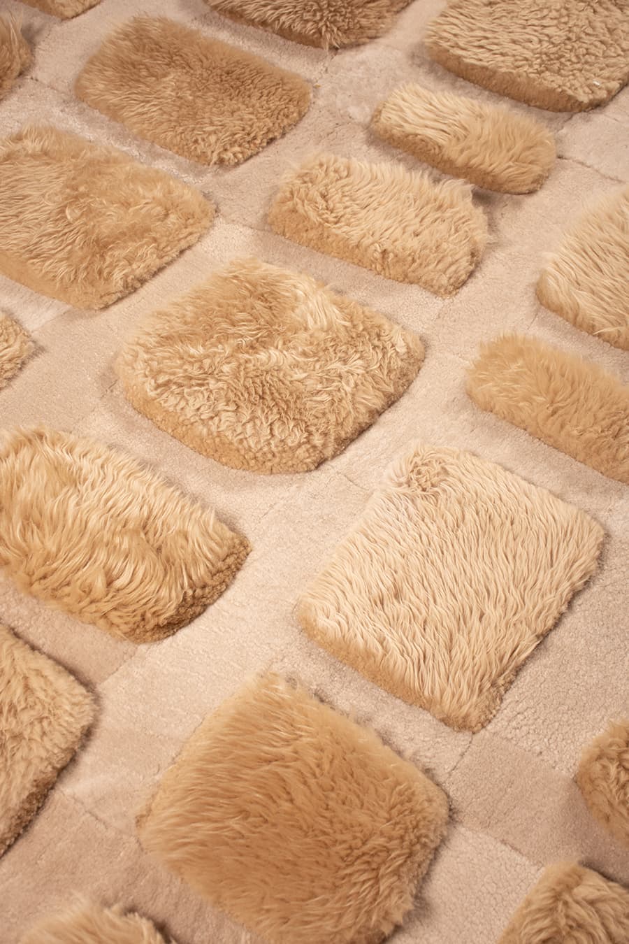 Cobblestone – Custom Sheepskin & Shearling Rug by Homelosophy