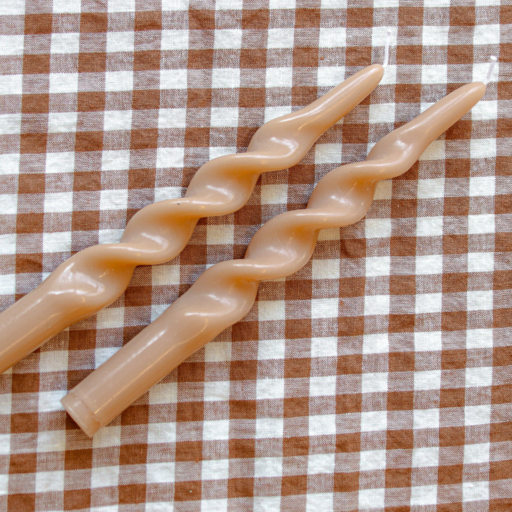 Caramel Swirl Candle - Pack of 2 by Ro'Table - product image 5 for Resin Society