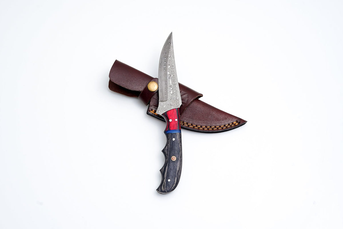 CUSTOM HANDMADE FORGED DAMASCUS STEEL hunting knife with diamond wood handle and leather sheath