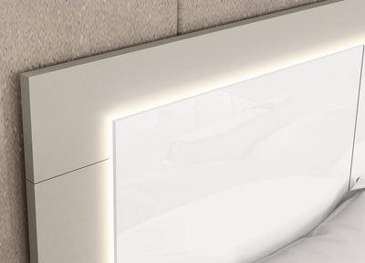 Daisy King Bed detail image - Resin Society