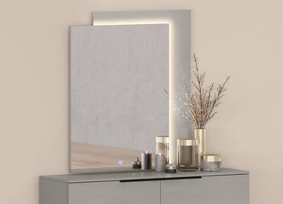 Damien Mirror detail image - Resin Society