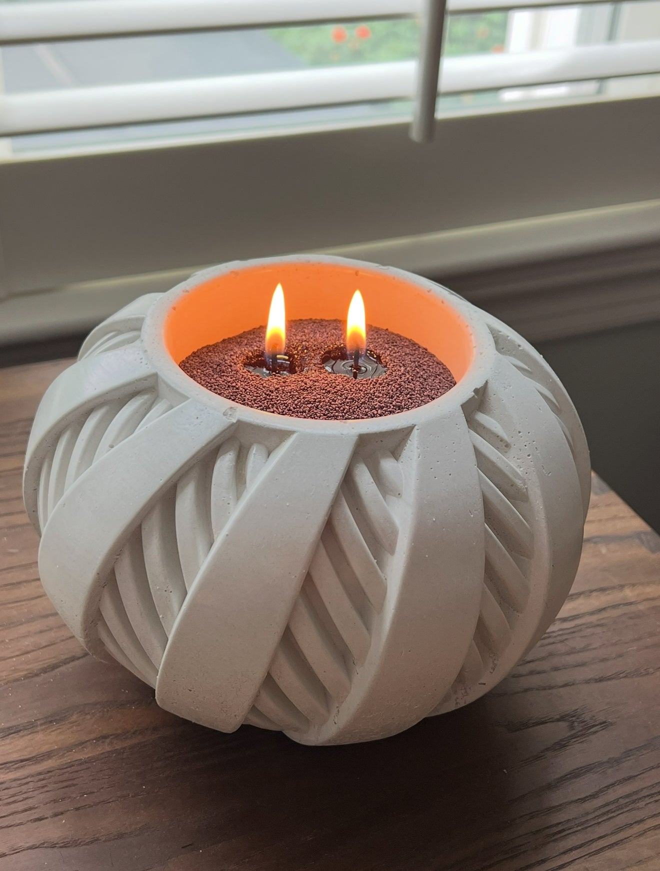 Mundo Candle Vessel in white and charcoal concrete, modern handcrafted candle container