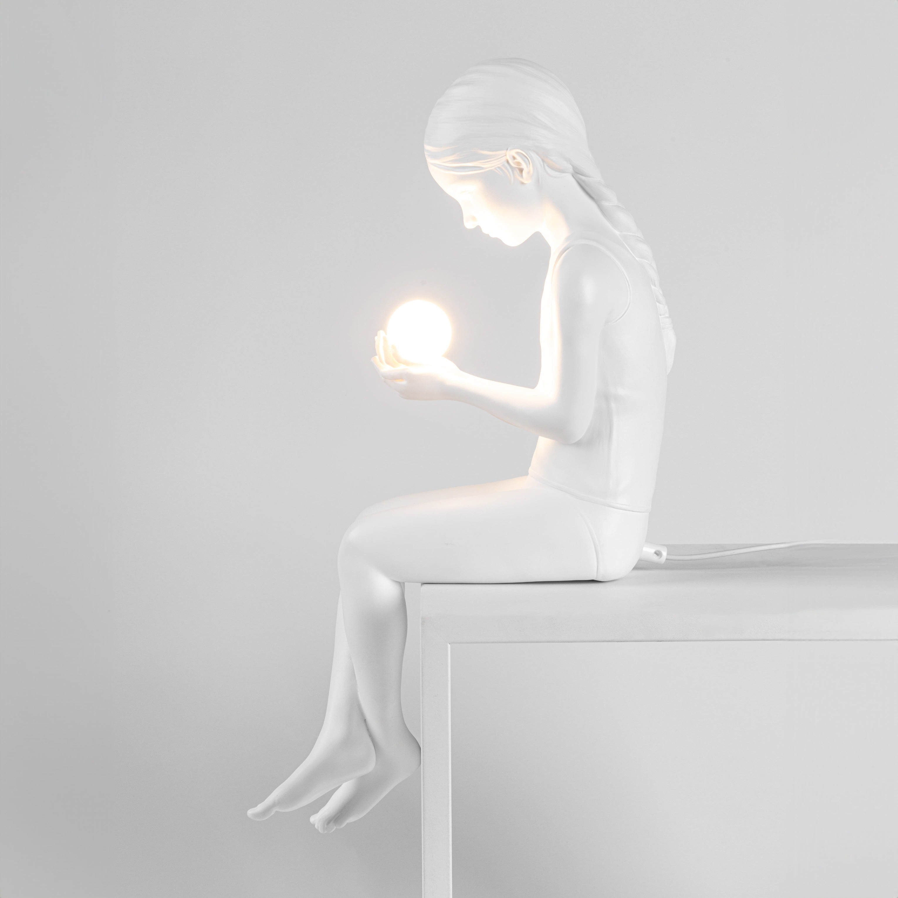 Innerglow mini - Girl detail image - Resin Society