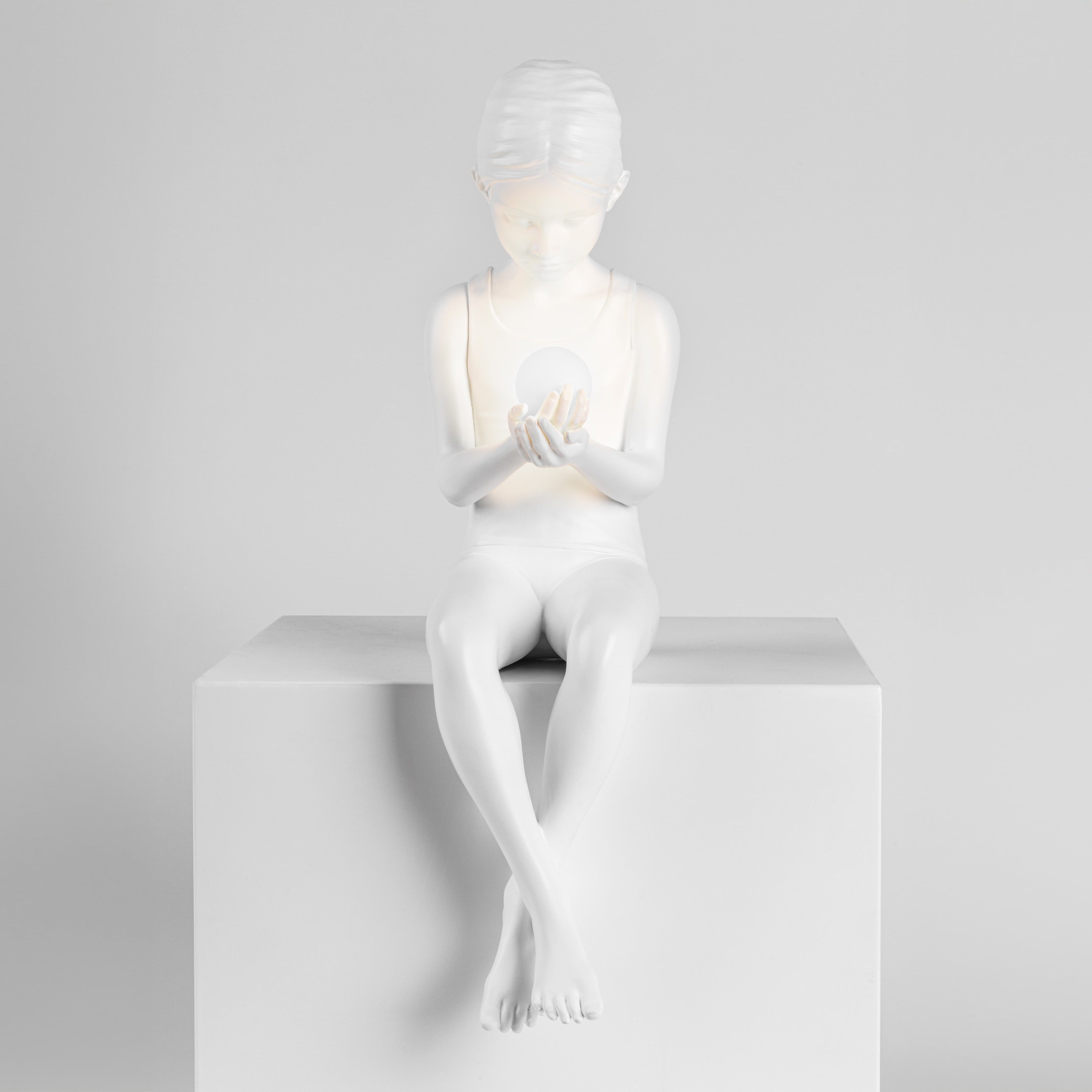 Innerglow mini - Girl detail image - Resin Society