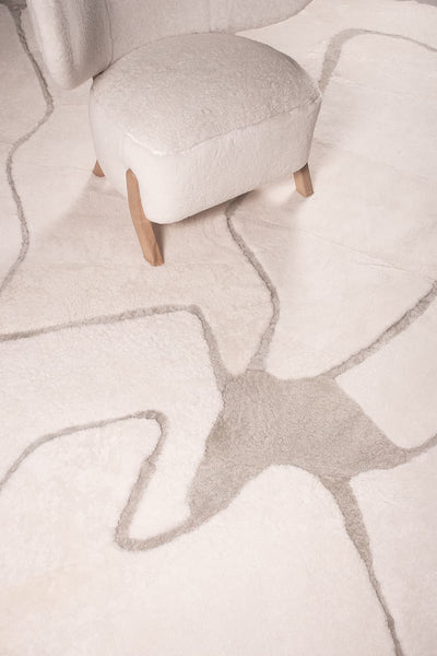Glimpse – White Sheepskin Rug by Homelosophy