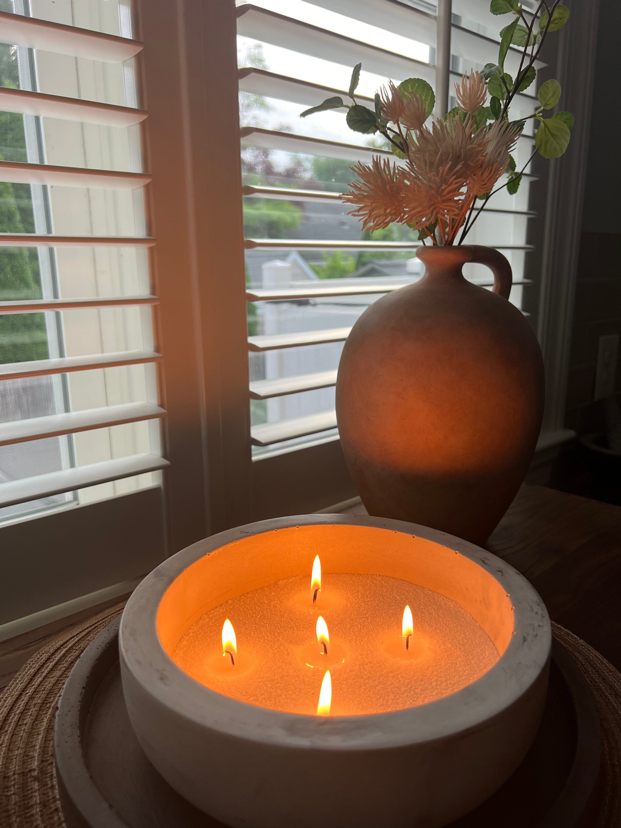 Vela Classic Candle Vessel in White and Charcoal, handcrafted concrete candle container