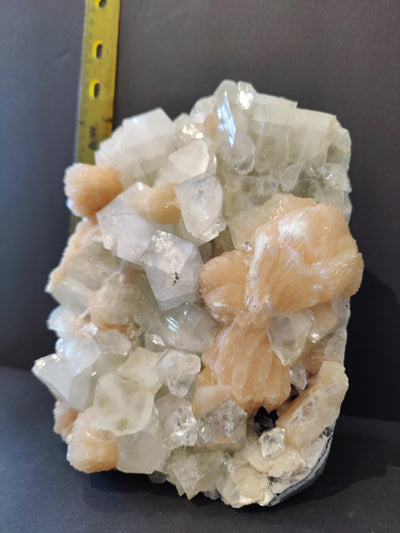 Apophyllite Cabinet Specimen 3,555g