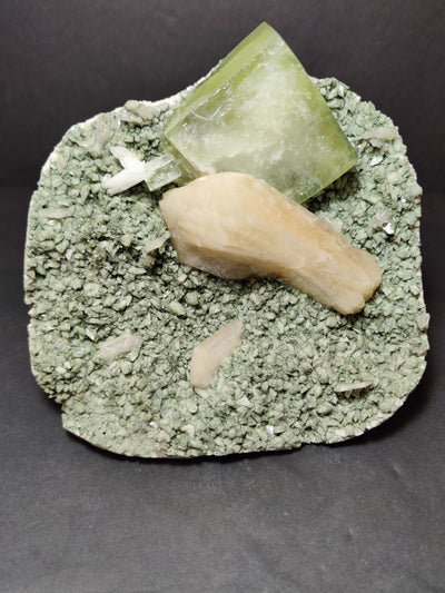 Green Apophyllite Cubes by Rare Earth Gallery - product image 4 for Resin Society