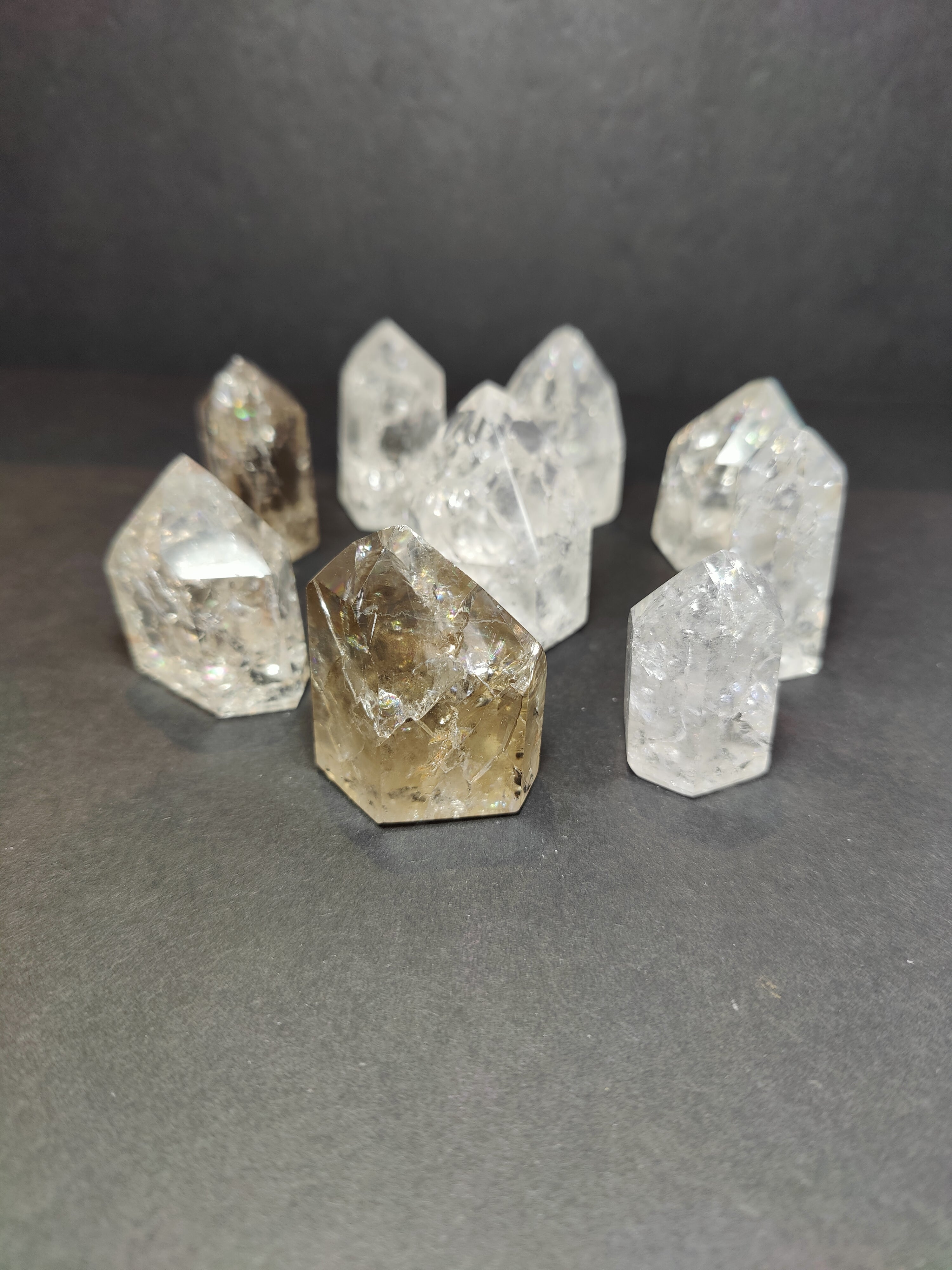 Crackle Quartz Point by Rare Earth Gallery - product image 2 for Resin Society