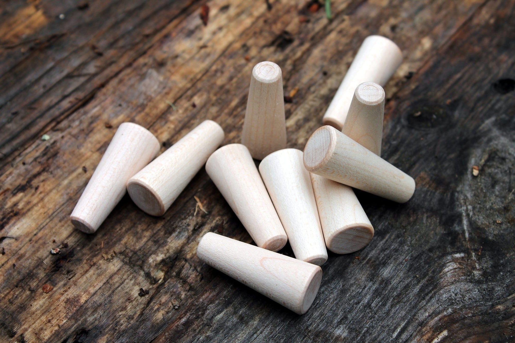 Pack of tapered hard maple dowel wedges for securing axe handles