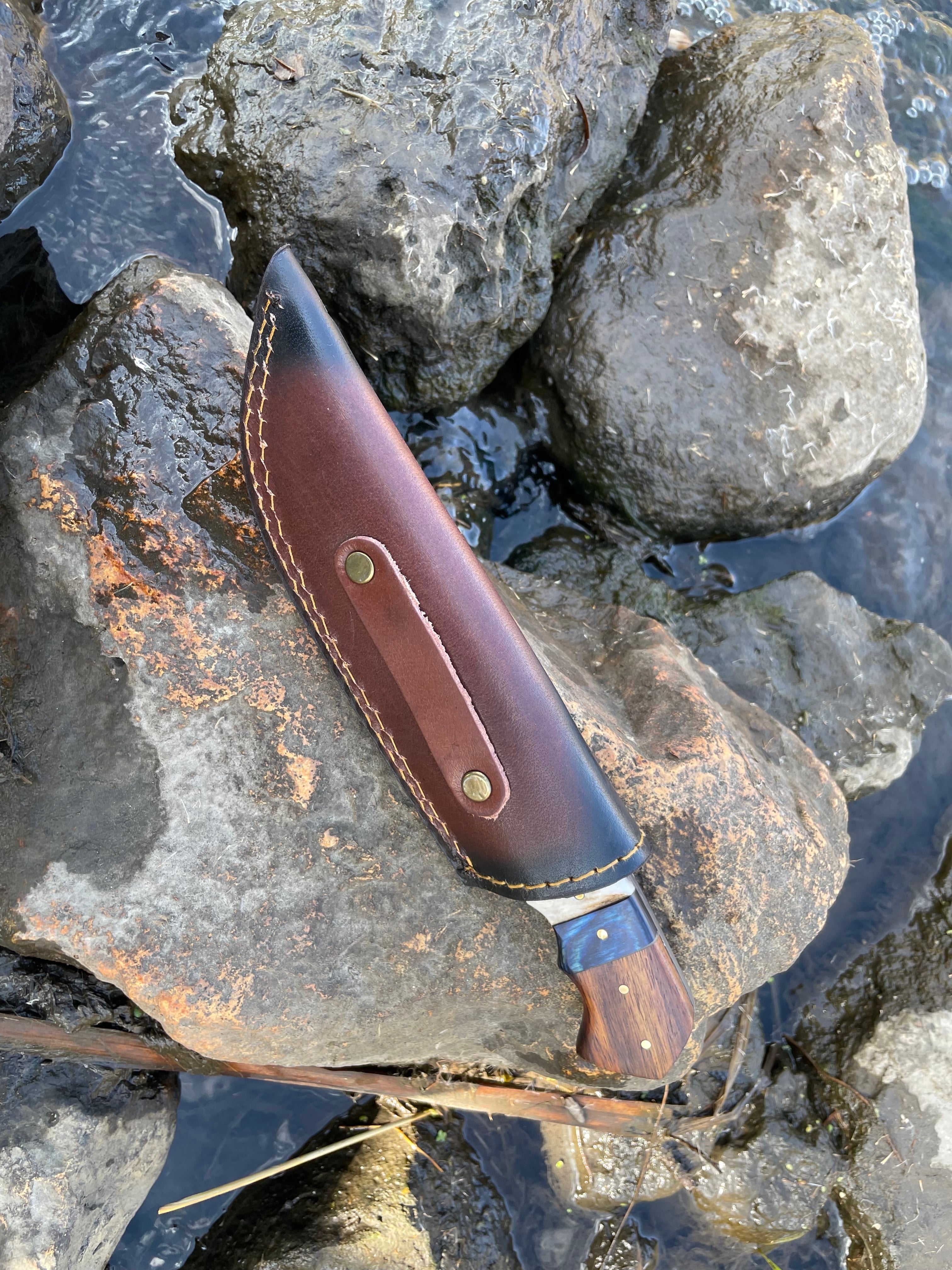 Handmade High Carbon Damascus Steel Hunting Knife/leather sheath, finger grooves TK-031 detail image - Resin Society
