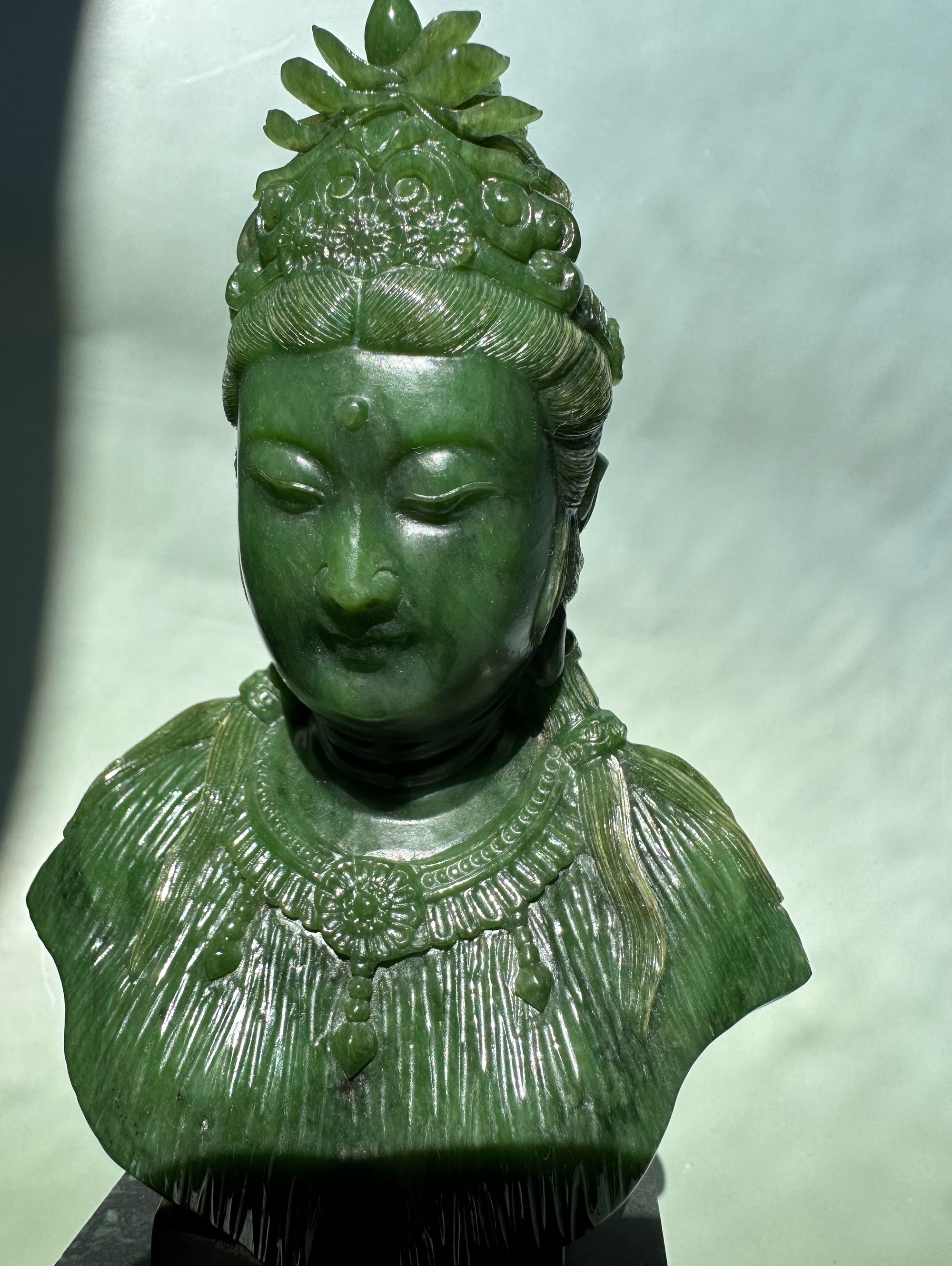 Guanyin Statue, 5" by Jade Mine - product image 2 for Resin Society