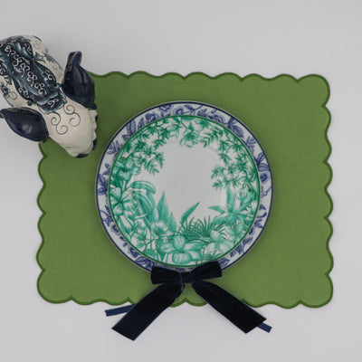 Monsoon Verdant Starter Plate - Case of 12 Plates (+3 Bonus Plates) by Ro'Table - product image 6 for Resin Society