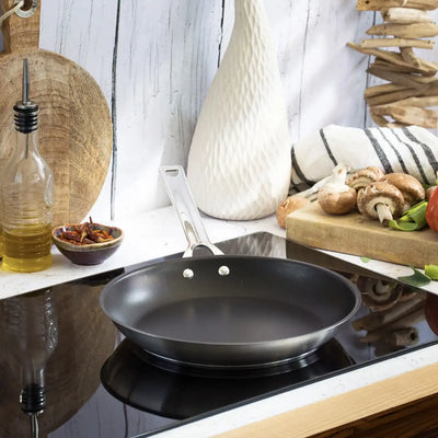 Non-stick Fryingpan by CRISTEL USA