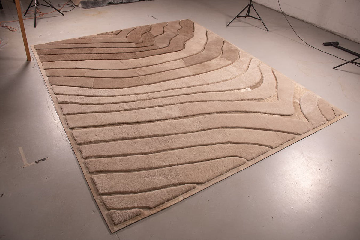 OMBRÉ – Custom Made Shearling and Cowhide Rug by Homelosophy