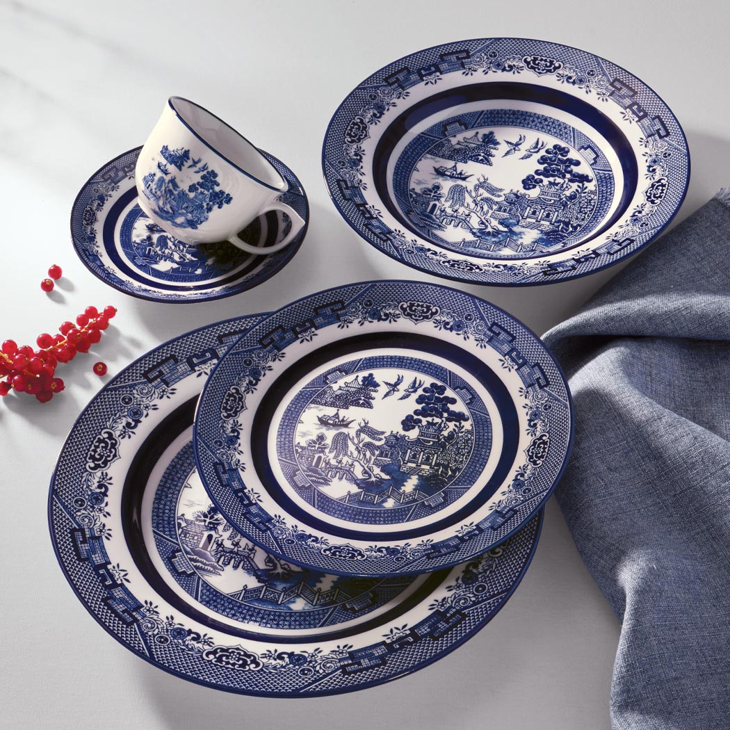 Oxford Flamingo, Blue Willow Porcelain 20 Piece Dinnerware Set, Service for 4 detail image - Resin Society