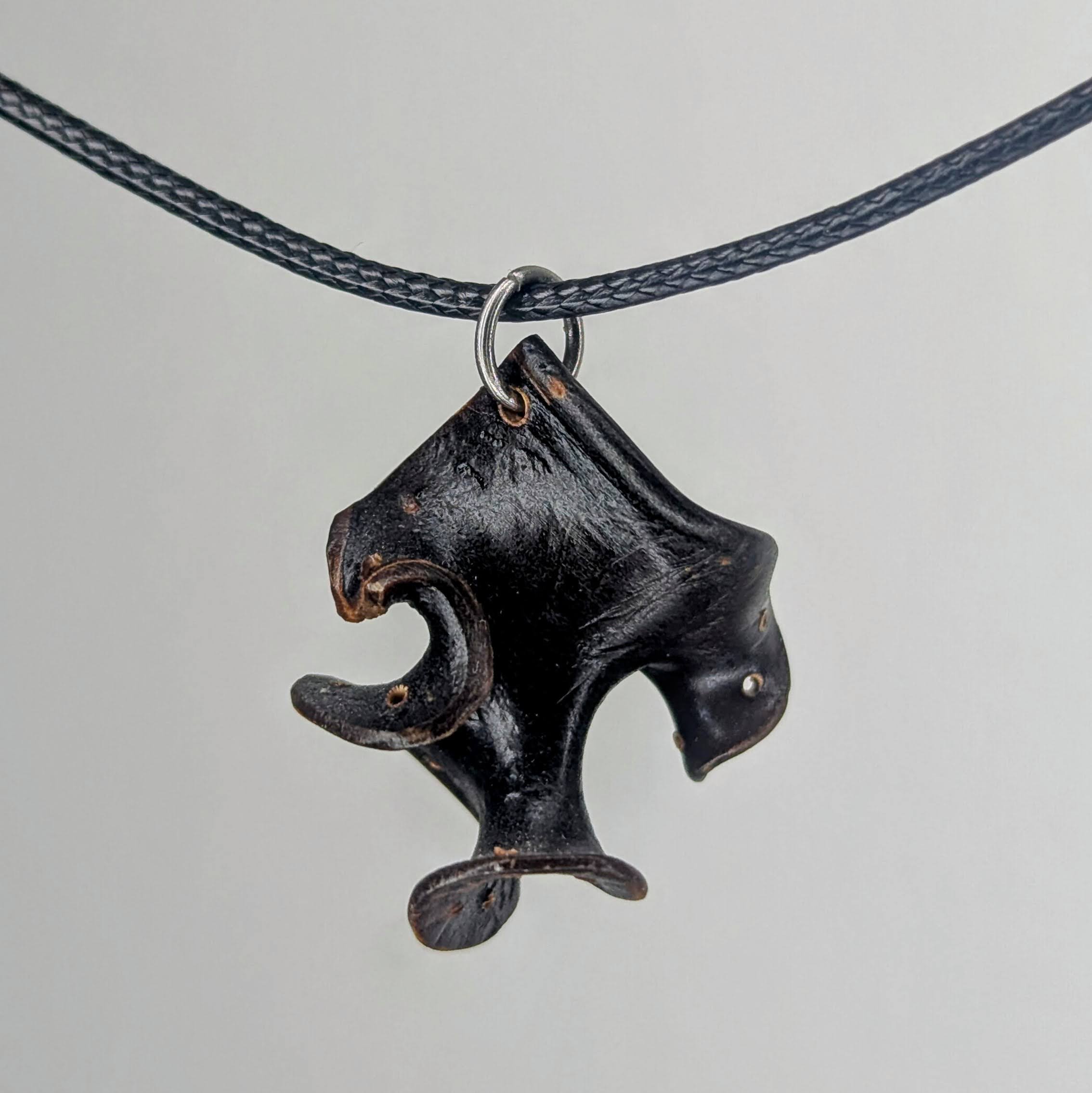 Halixen Pendant Necklace by Versiliy