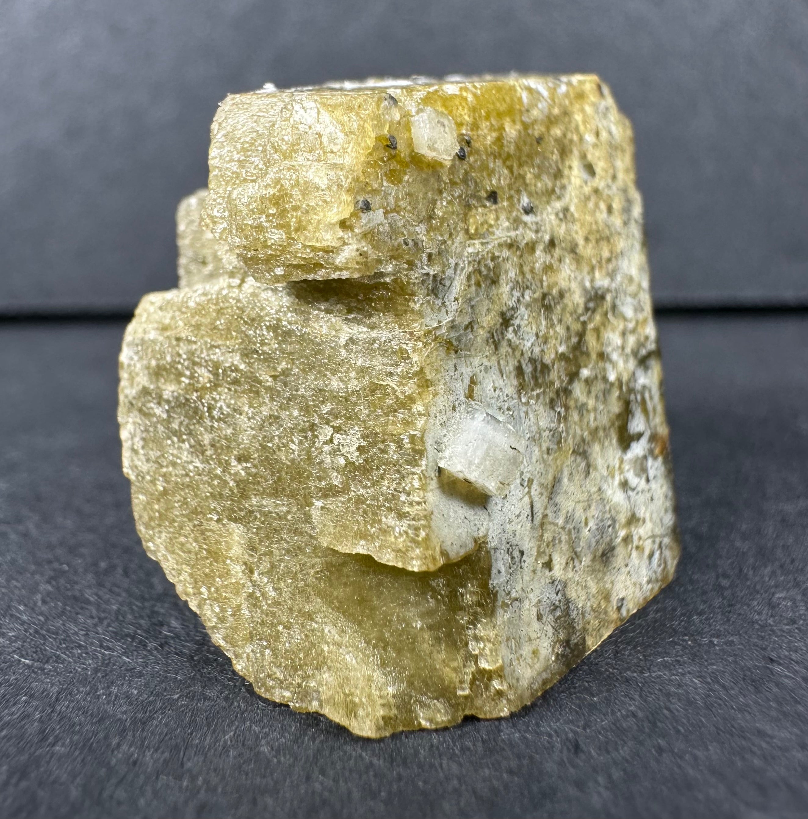 Diamond Quartz on Siderite