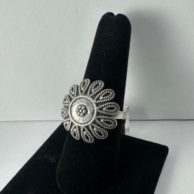 .925 Sterling Silver Flower Ring - Size 8