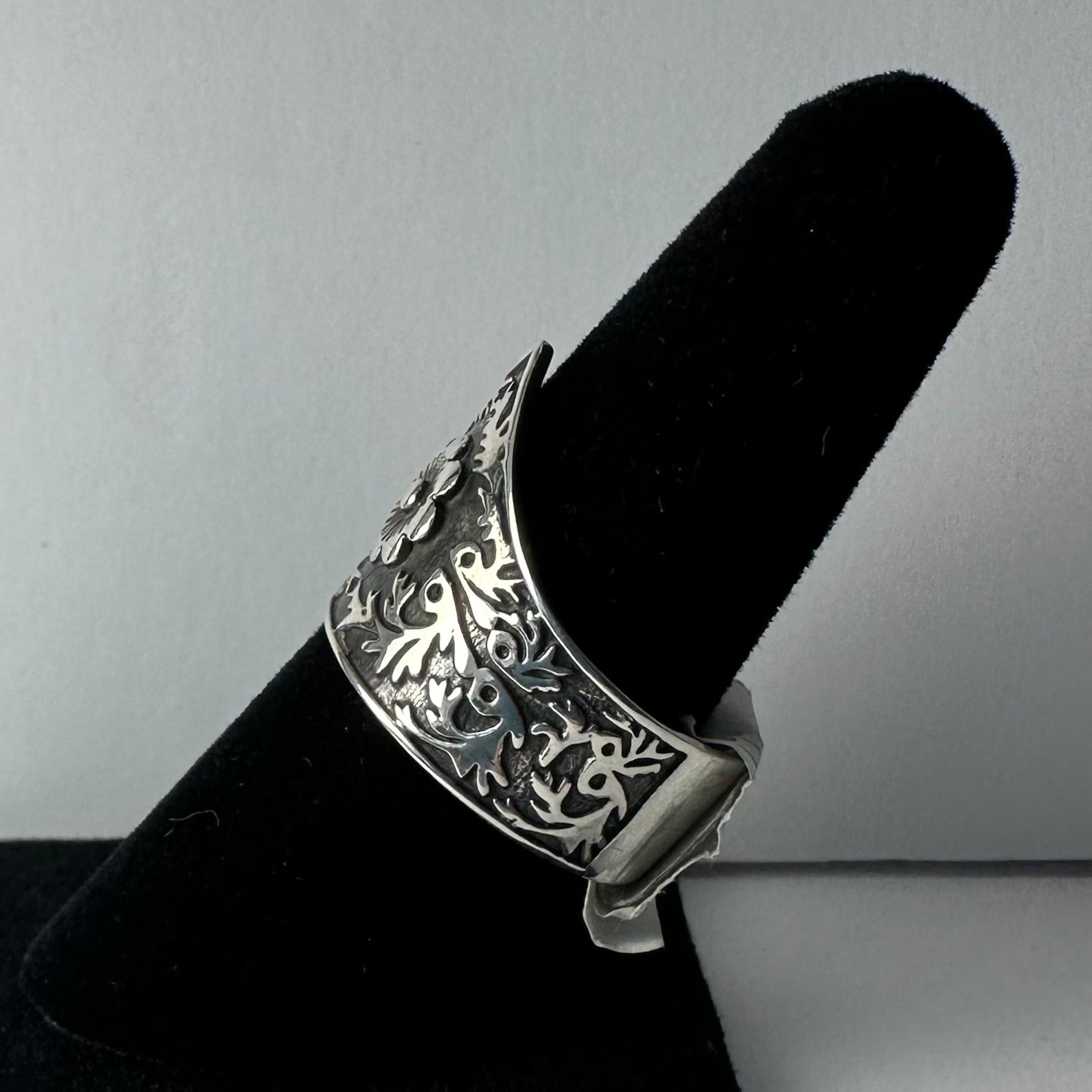 .925 Sterling Flower Ring - Size 10.5 by Rare Earth Gallery - product image 4 for Resin Society