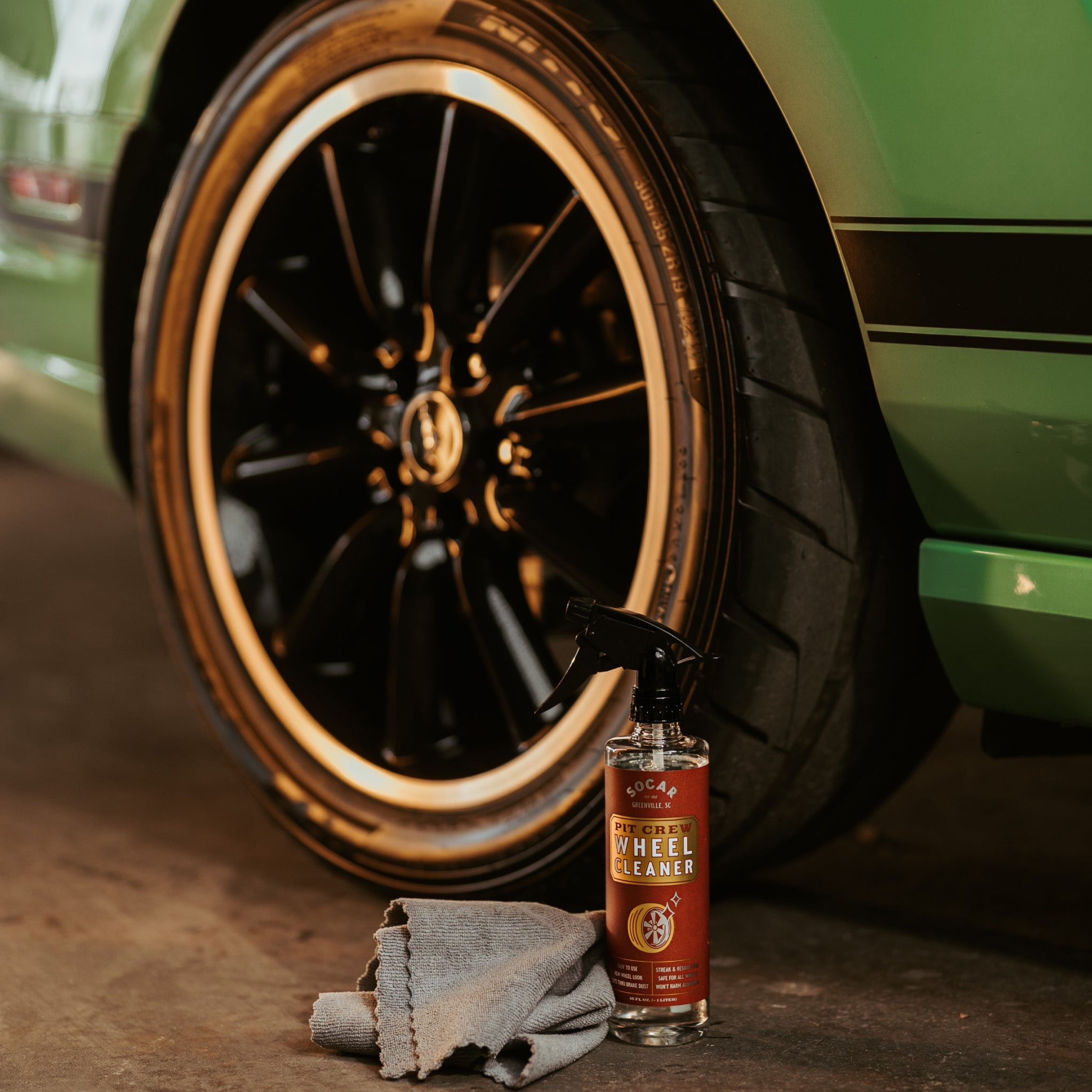 Pit Crew Wheel Cleaner with PrecisionClean Technology™ detail image - Resin Society