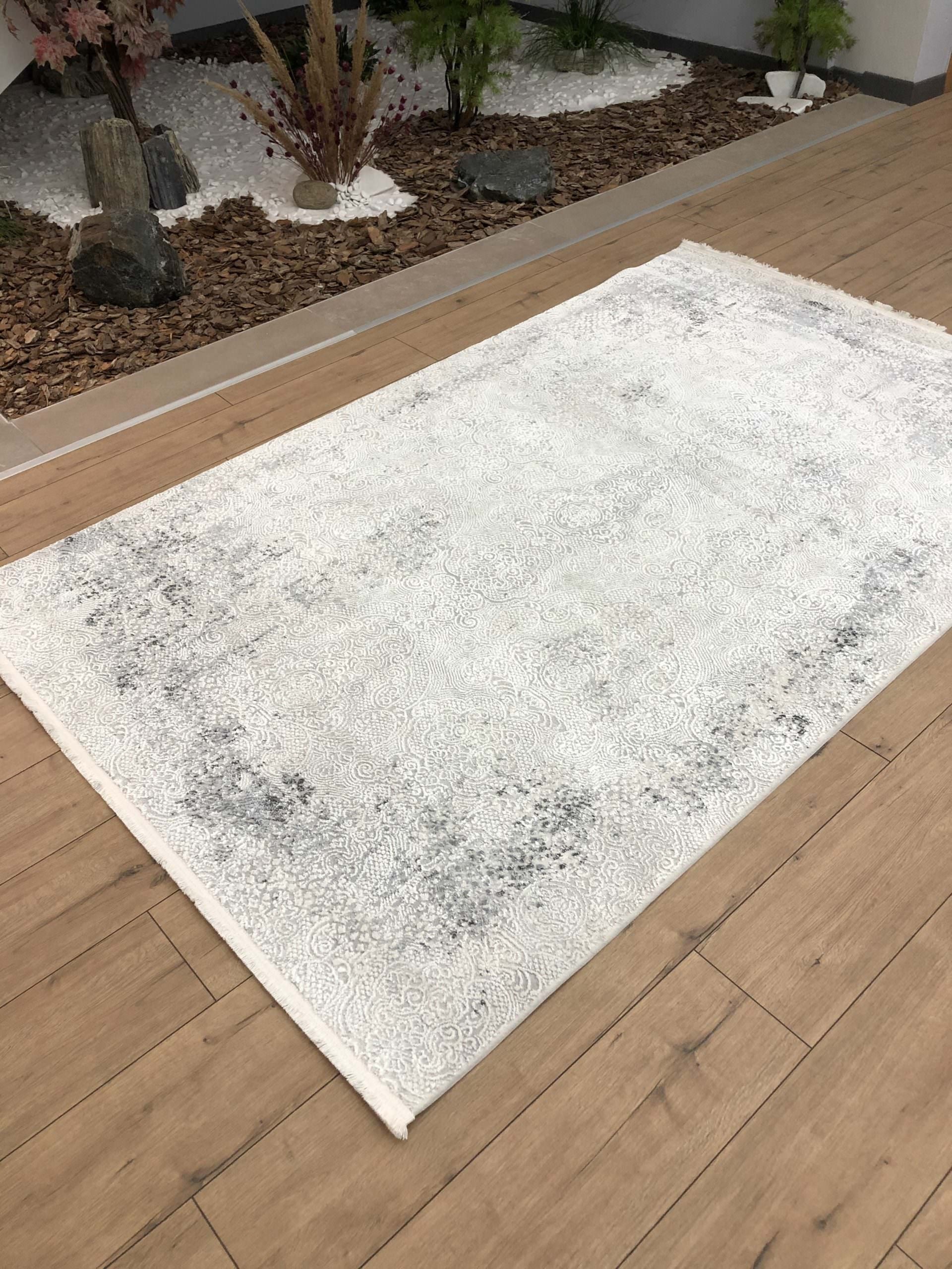 Joya Rug detail image - Resin Society