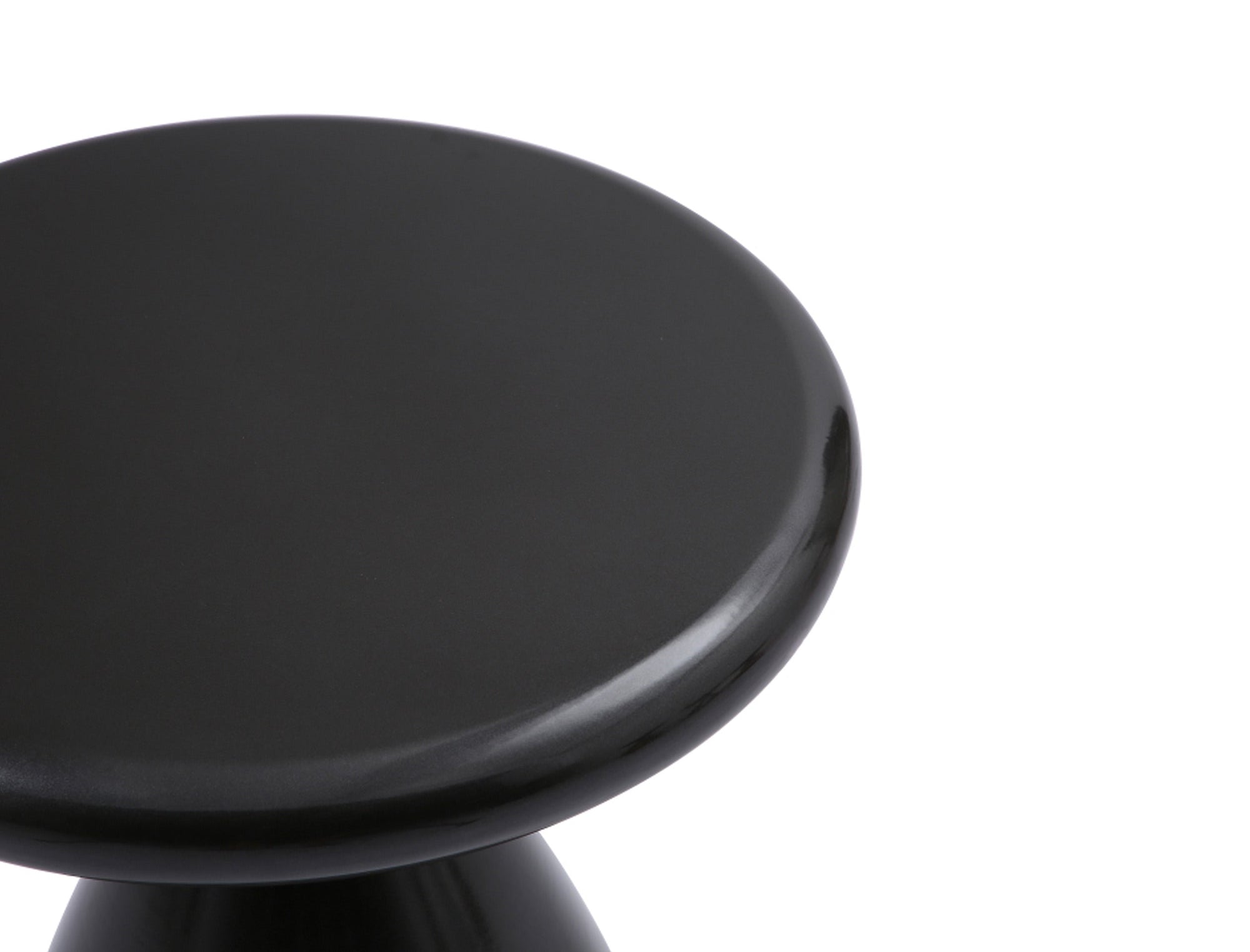 Ayla Side Table detail image - Resin Society