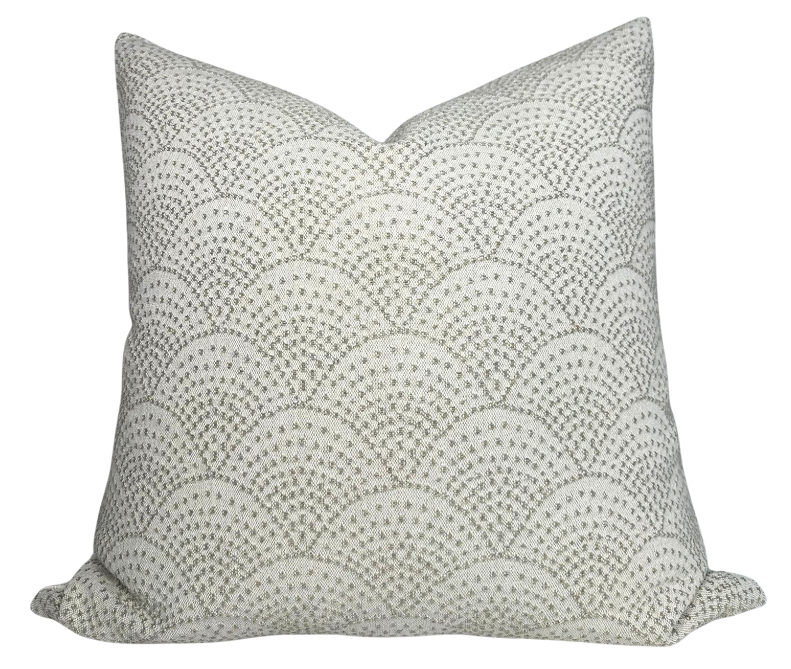 Natural-colored scalloped woven pillow cover with ivory linen back