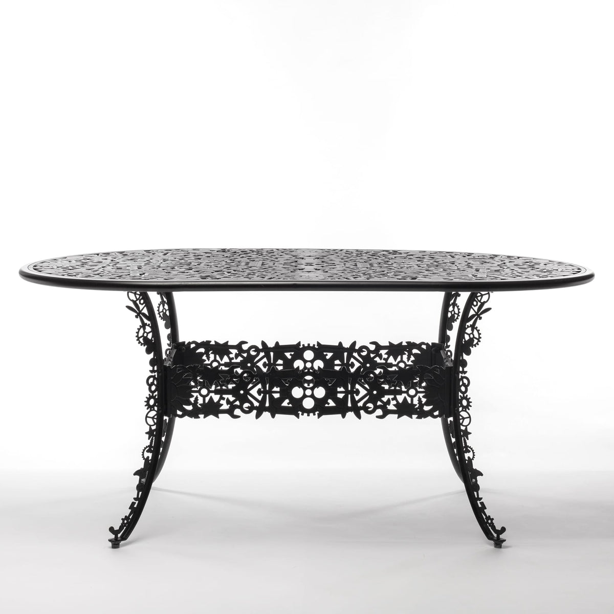 Industry Collection ALUMINIUM OVAL TABLE - BLACK by DEKOR - product image 3 for Resin Society