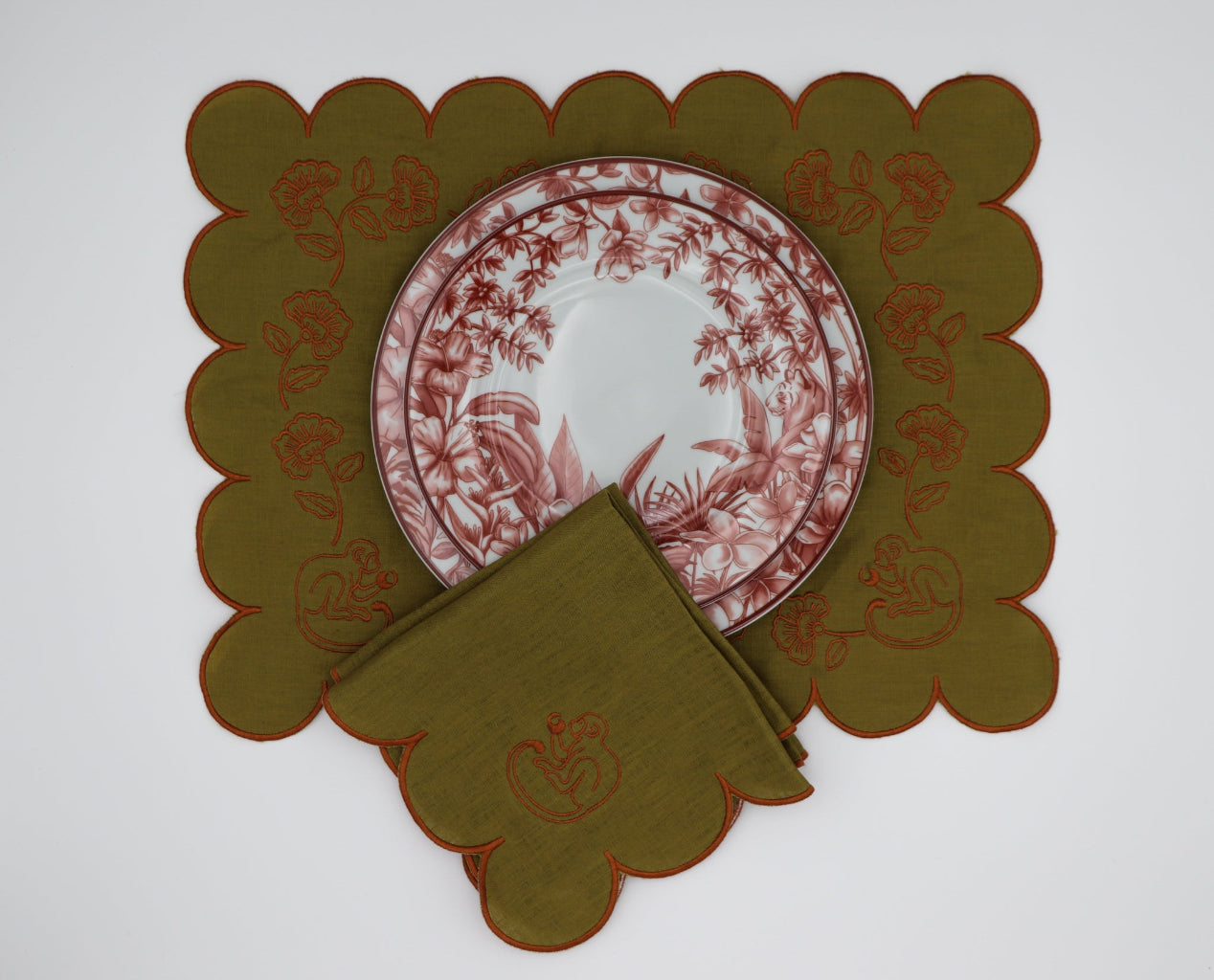 Sepia Estate Dinner Plate - Set of 4 (+1 Bonus Plate) by Ro'Table - product image 5 for Resin Society