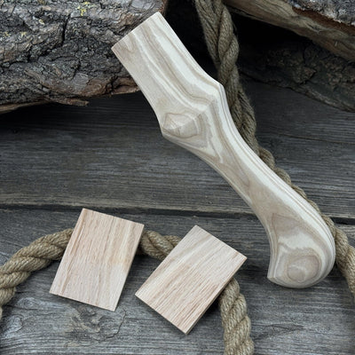 Ash wood handle for adze or axe, 23 cm long, with two red oak wedges