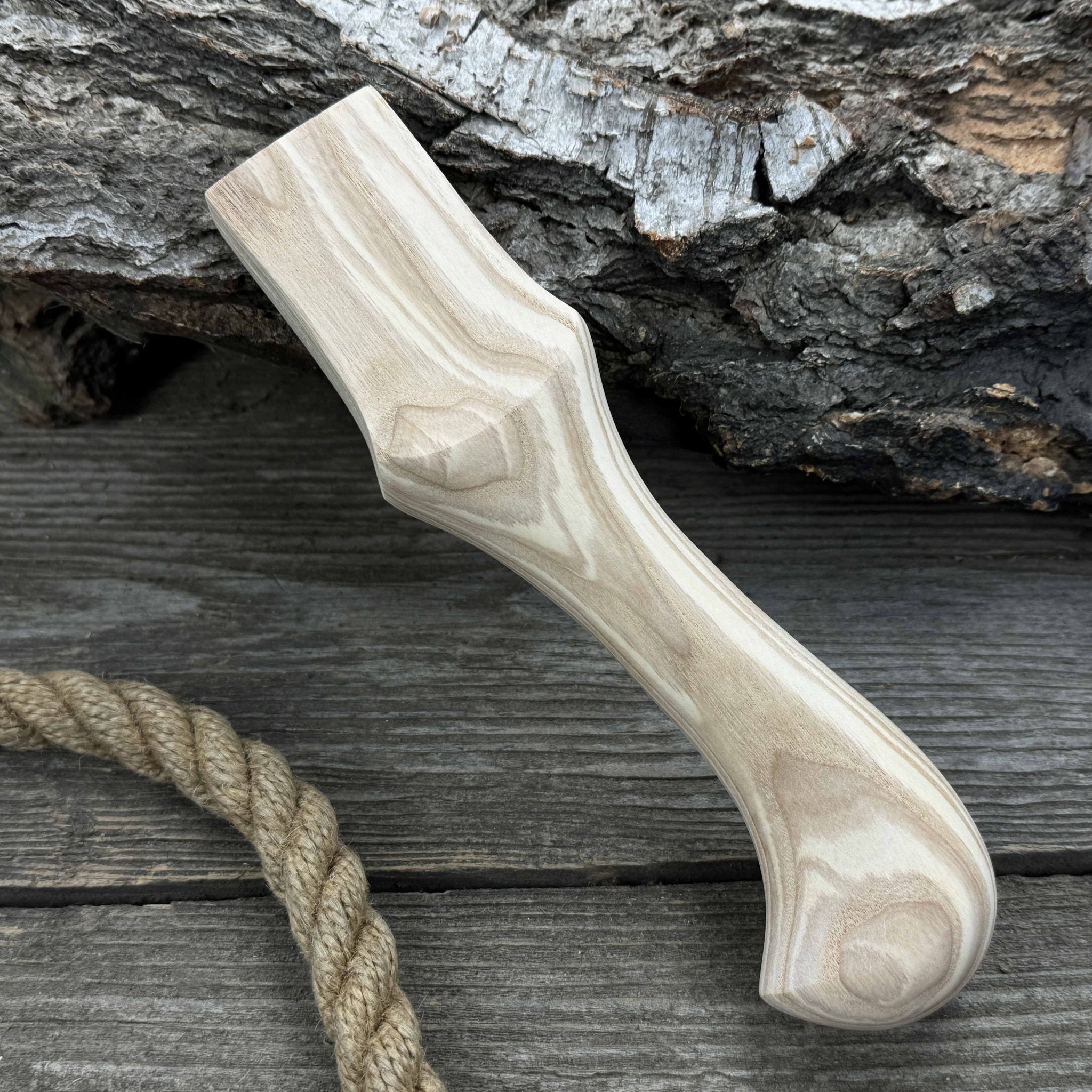 Ash wood handle for adze or axe, 23 cm long, with two red oak wedges