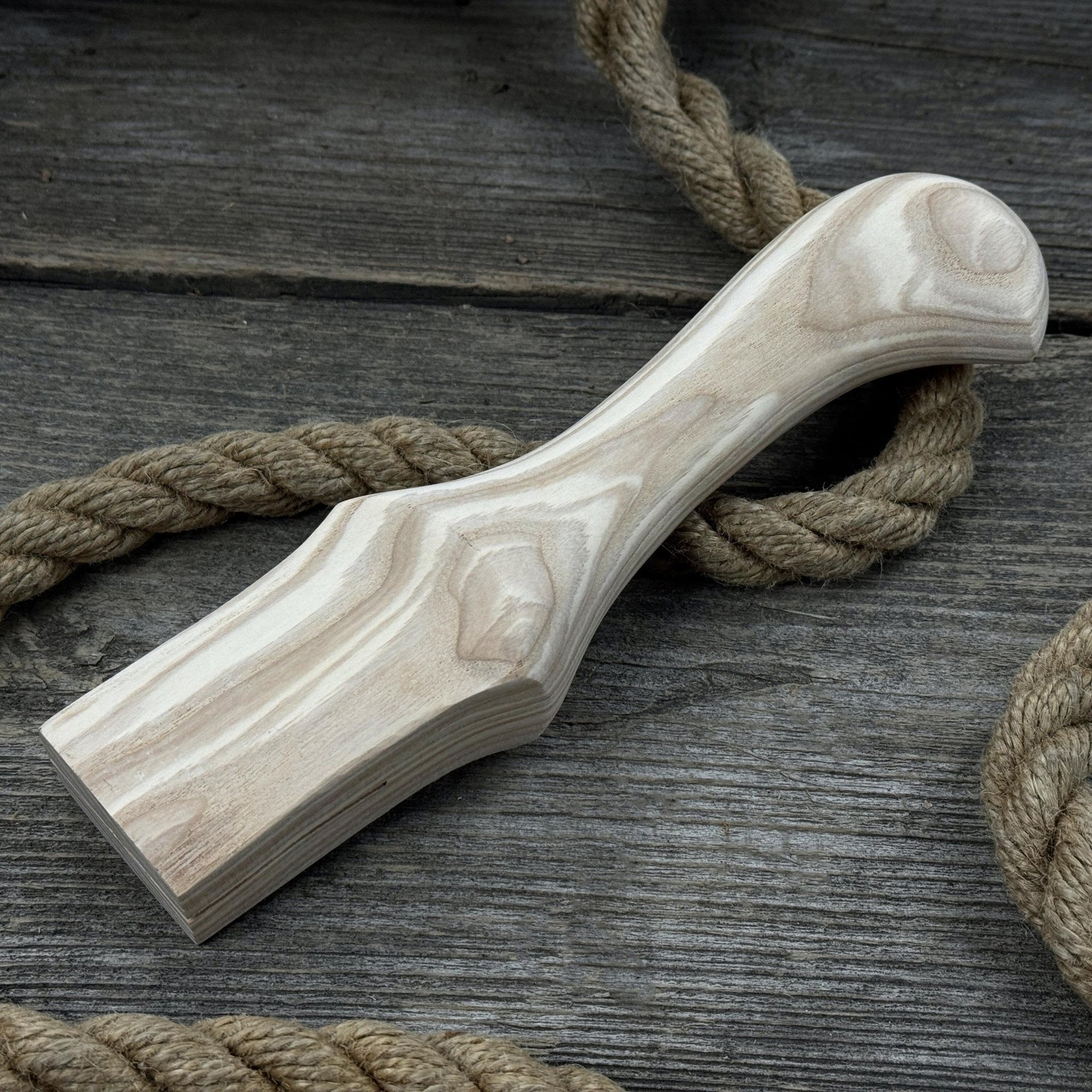 Ash wood handle for adze or axe, 23 cm long, with two red oak wedges