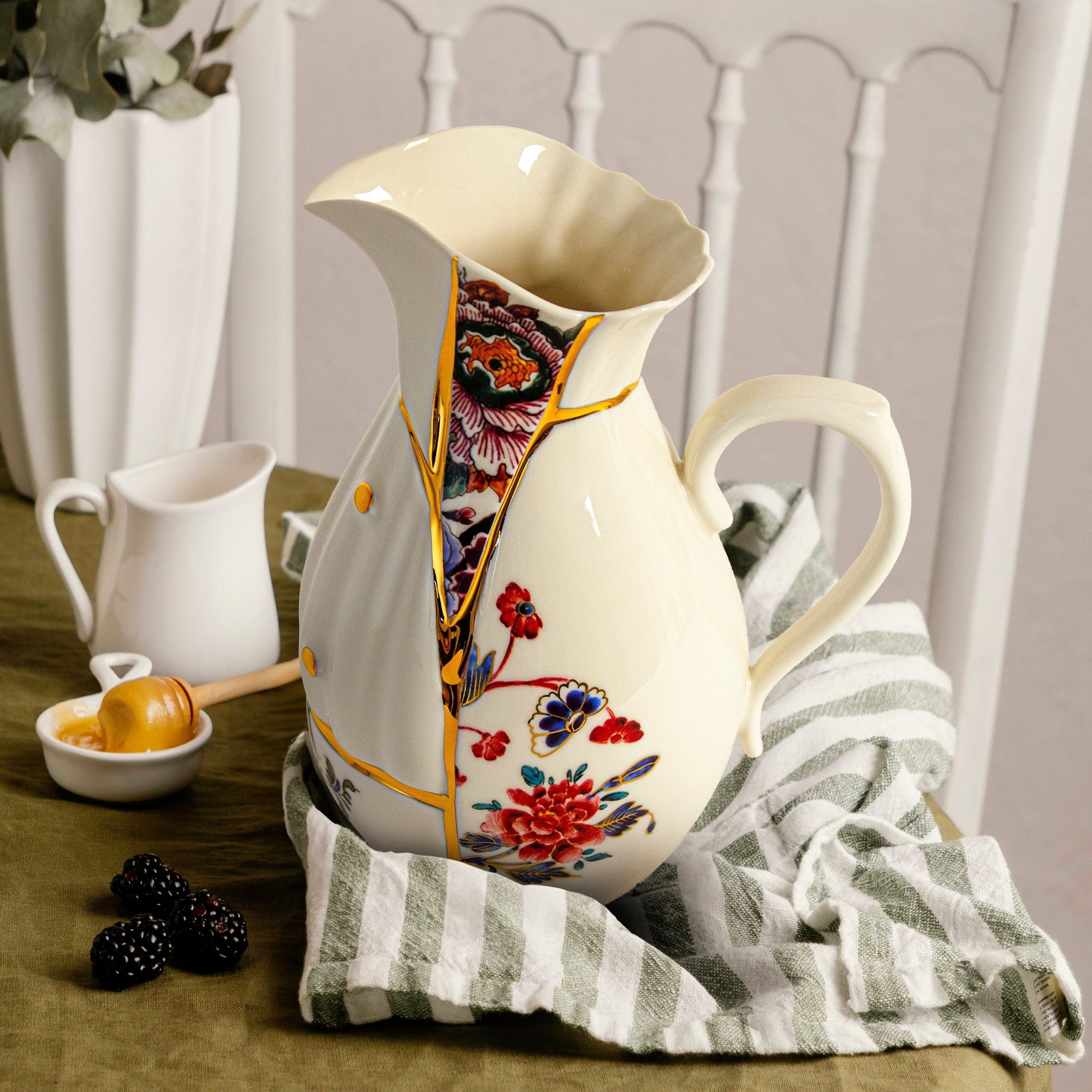 Kintsugi - Carafe detail image - Resin Society