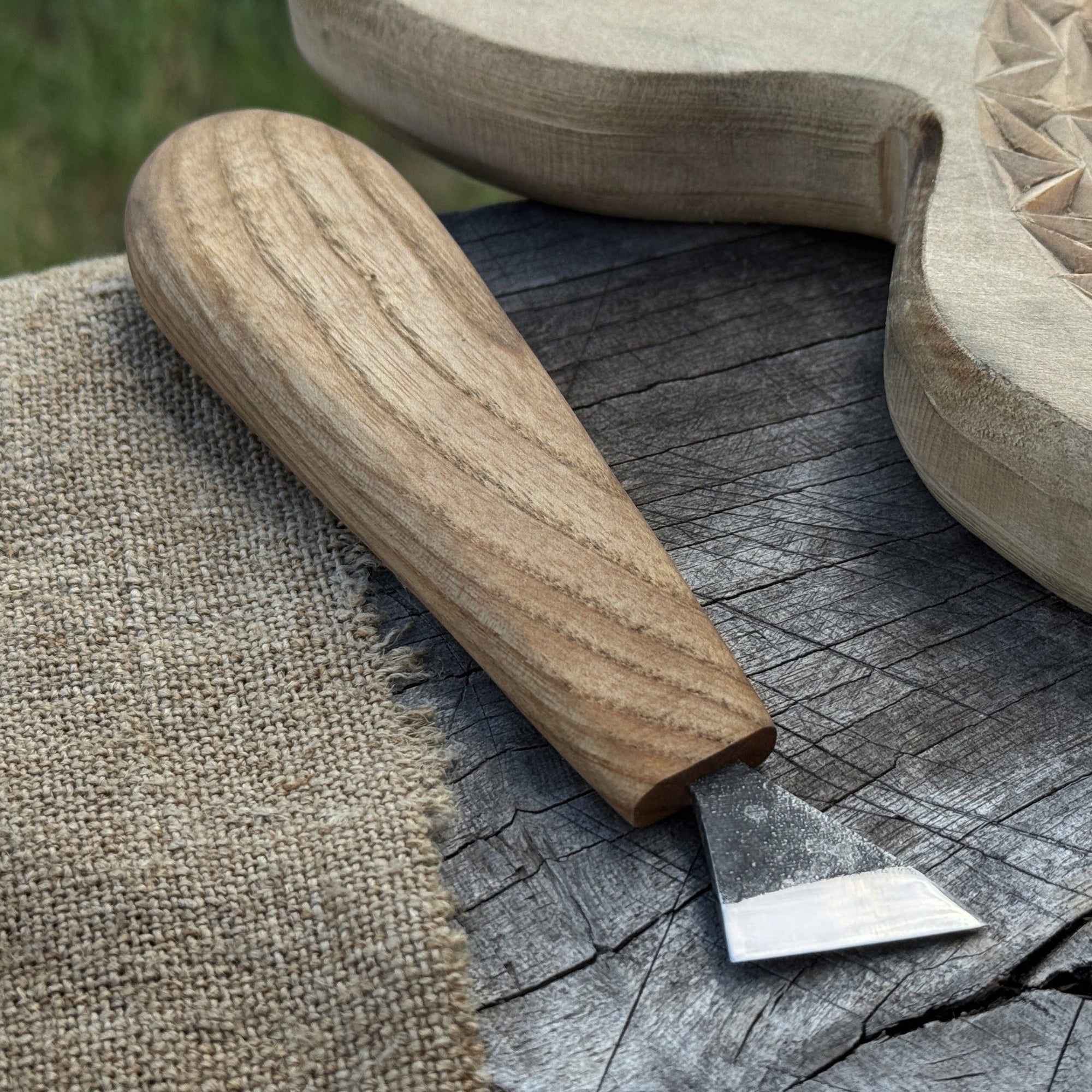 Sharky Forged Steel Tools Chip Carving Knife with 2.5 cm blade and wooden handle