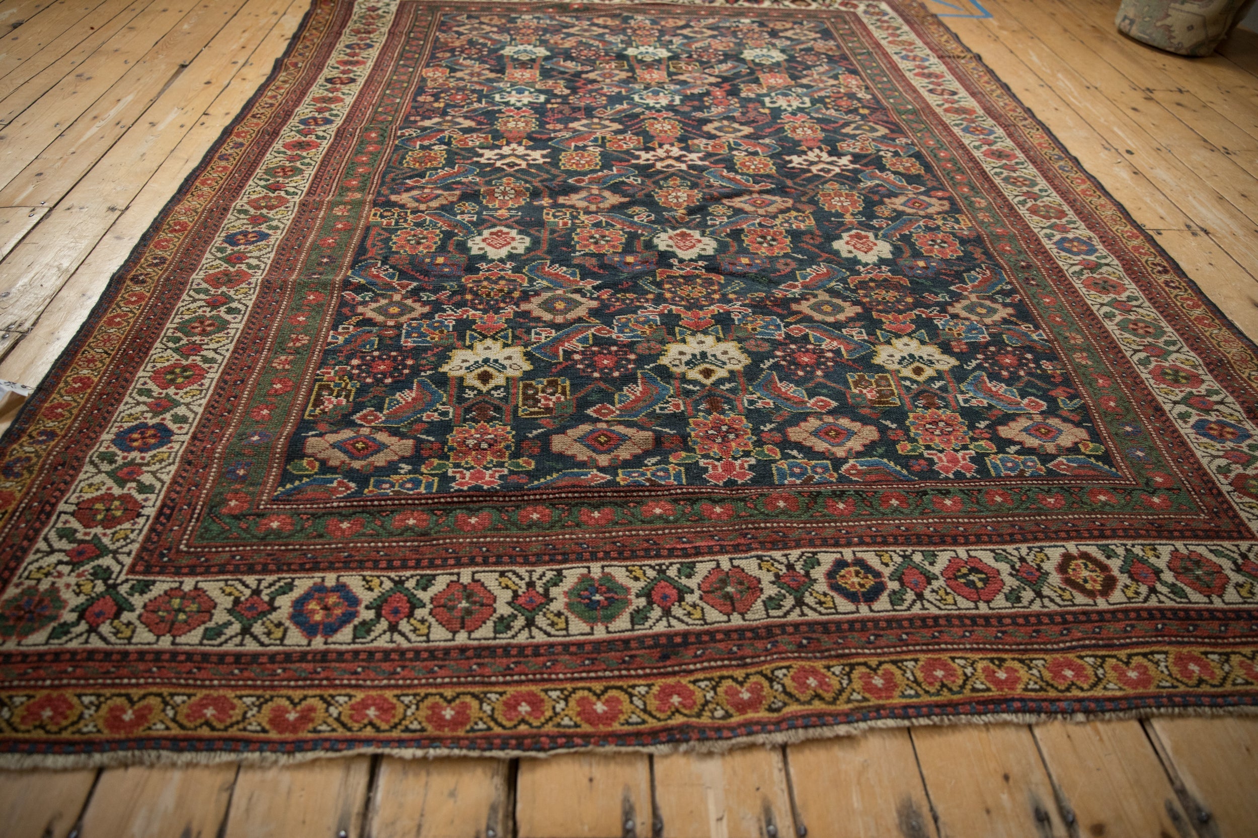 6.5x9 Antique Mahal Carpet by Old New House® - product image 9 for Resin Society