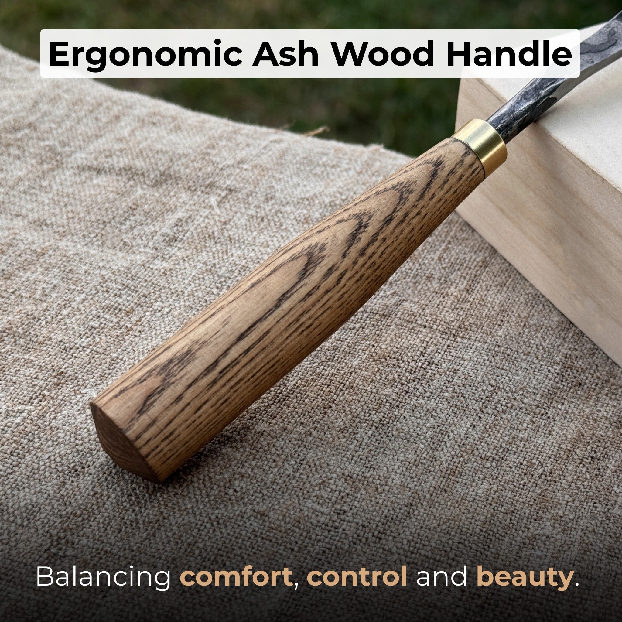 Curved Detail Carving Gouge with ash wood handle and high-carbon steel blade, available in 8 mm and 12 mm widths