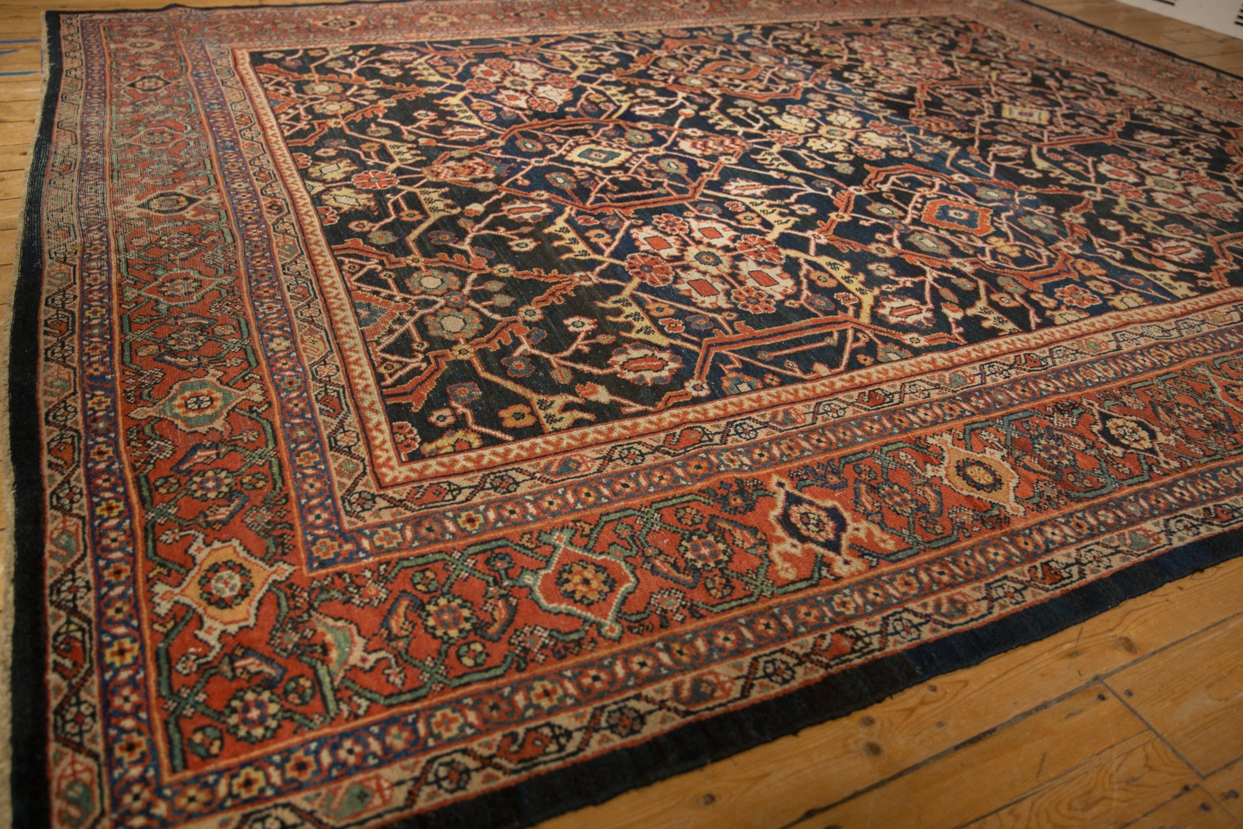 9.5x12 Vintage Mahal Carpet by Old New House® - product image 5 for Resin Society